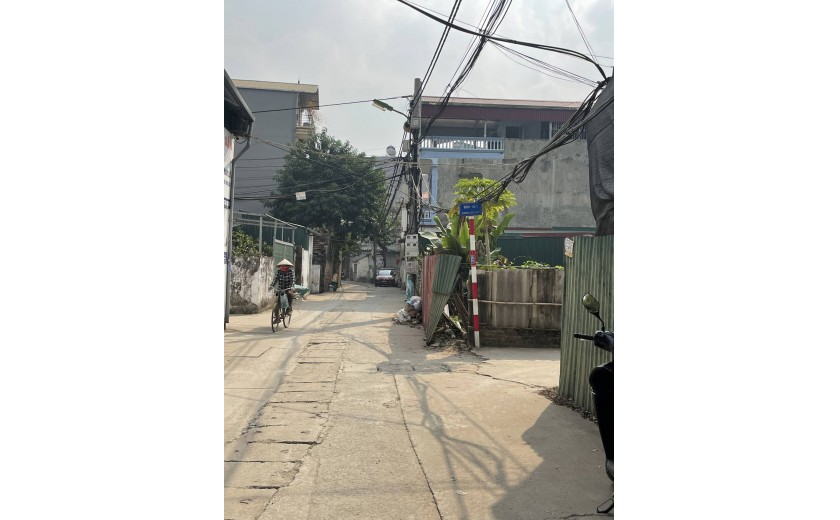 NHÀ DÂN XÂY - 3 THOÁNG - GẦN Ô TÔ - RẤT NHIỀU TIỀM NĂNG